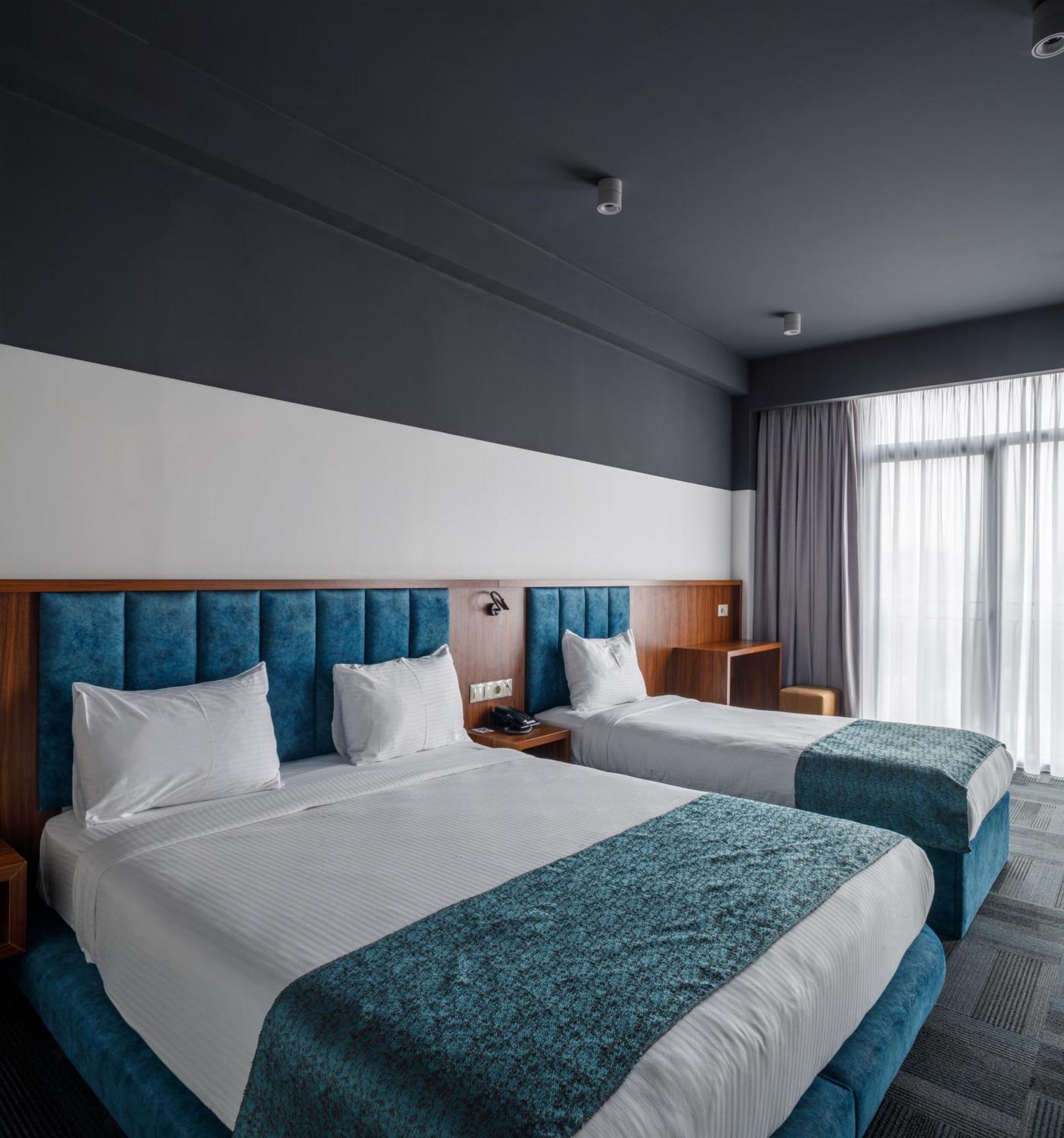 Address Inn Тбилиси Екстериор снимка