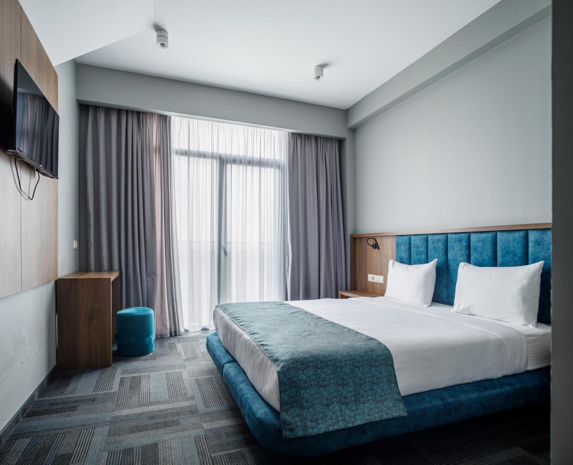 Address Inn Тбилиси Екстериор снимка