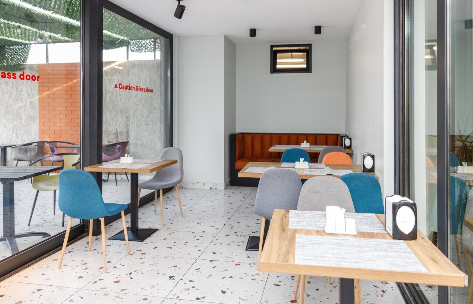 Address Inn Тбилиси Екстериор снимка