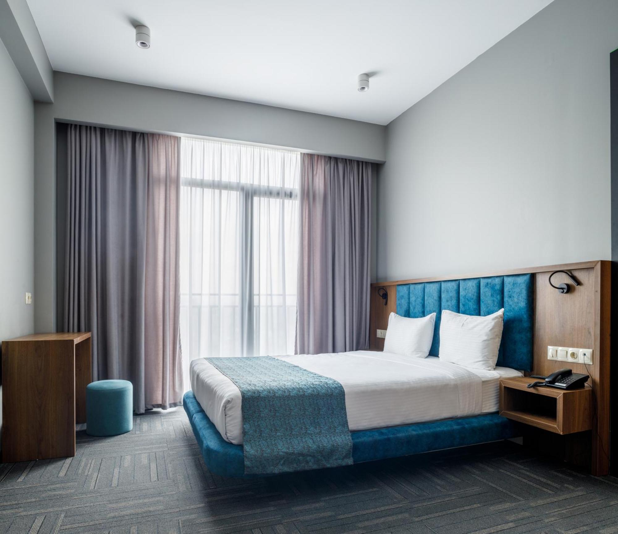 Address Inn Тбилиси Екстериор снимка