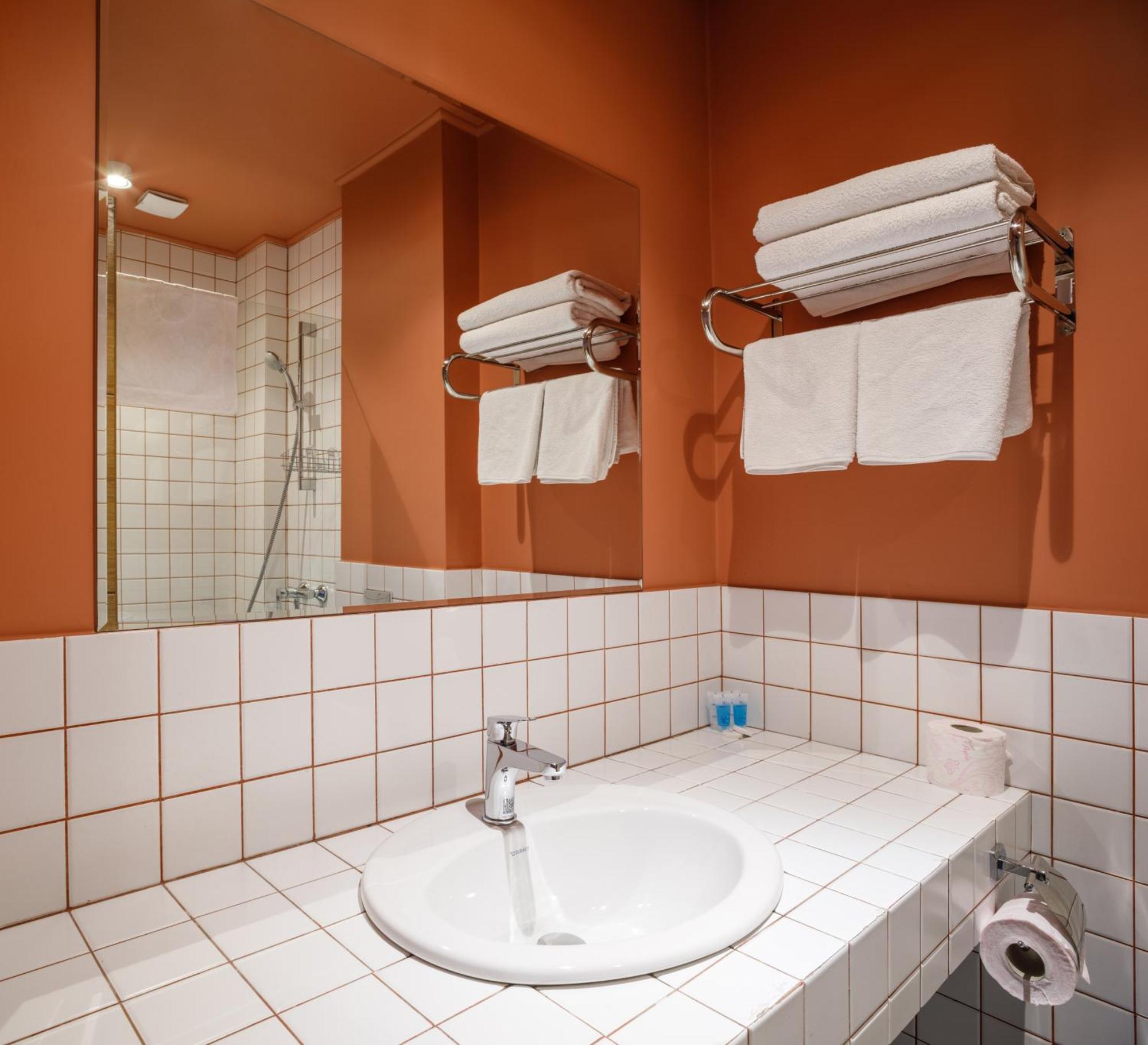 Address Inn Тбилиси Екстериор снимка